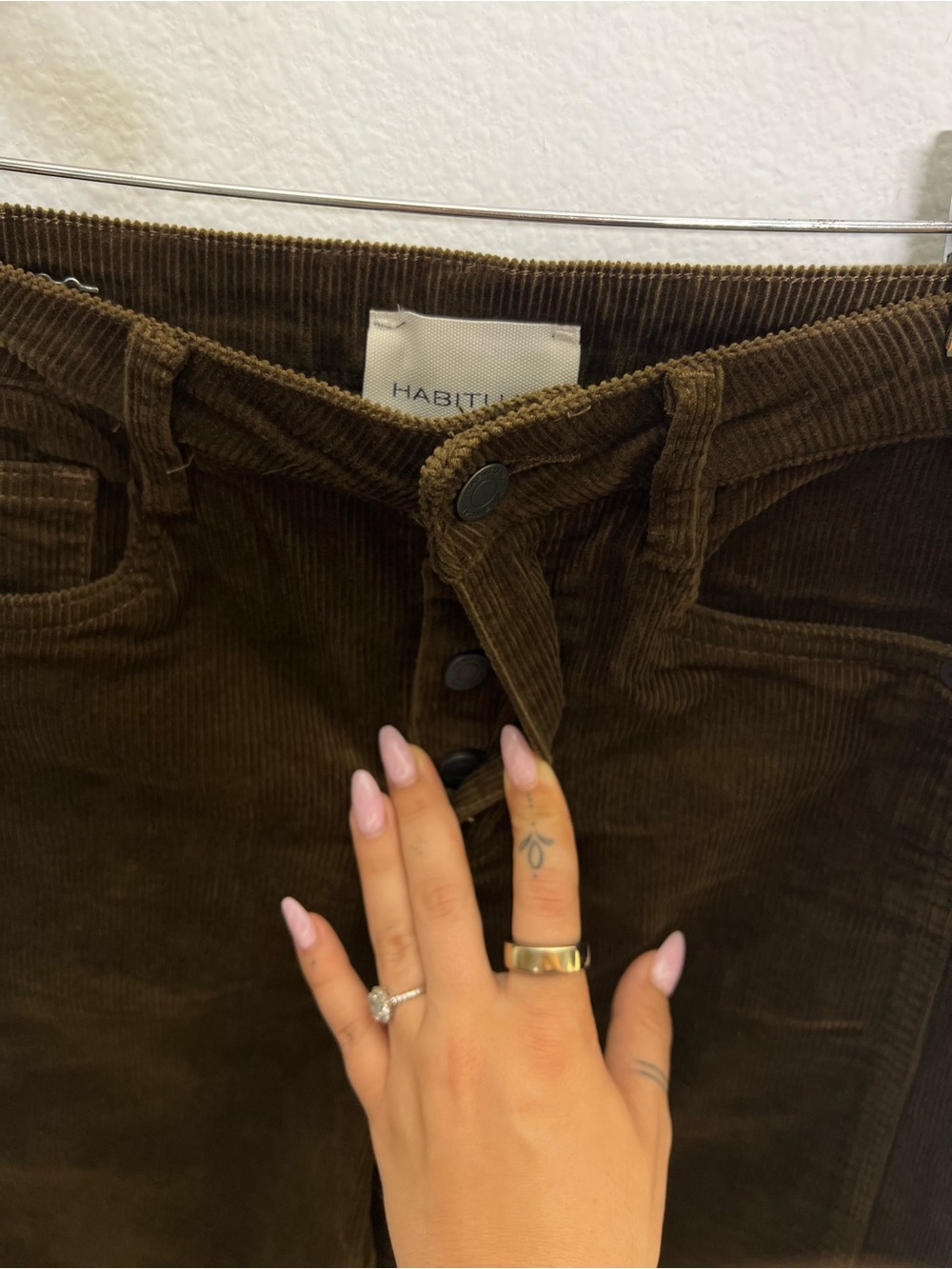 HABITUAL • high waist brown barrel leg corduroy pants & cropped ankle length - Picture 5 of 11